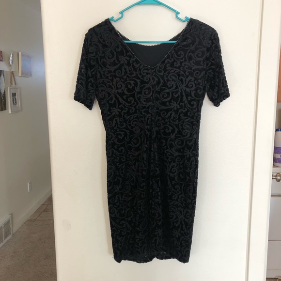 Little Black Dress 💎 - Picture 4 of 8